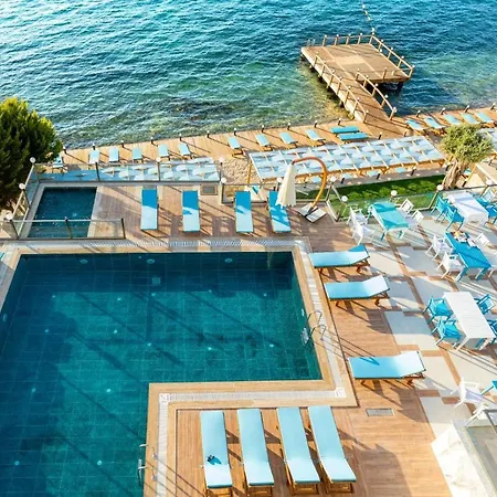 Yali Boutique Hotel 4*