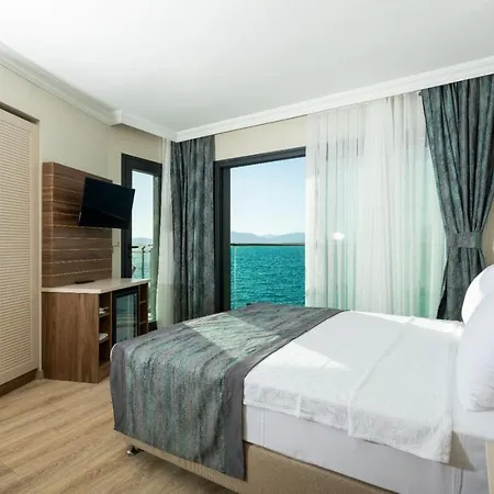 Hotel Yali Boutique 4*